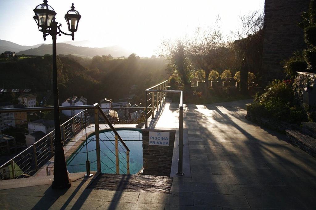 Casona El Gurugu Hotell Luarca Eksteriør bilde